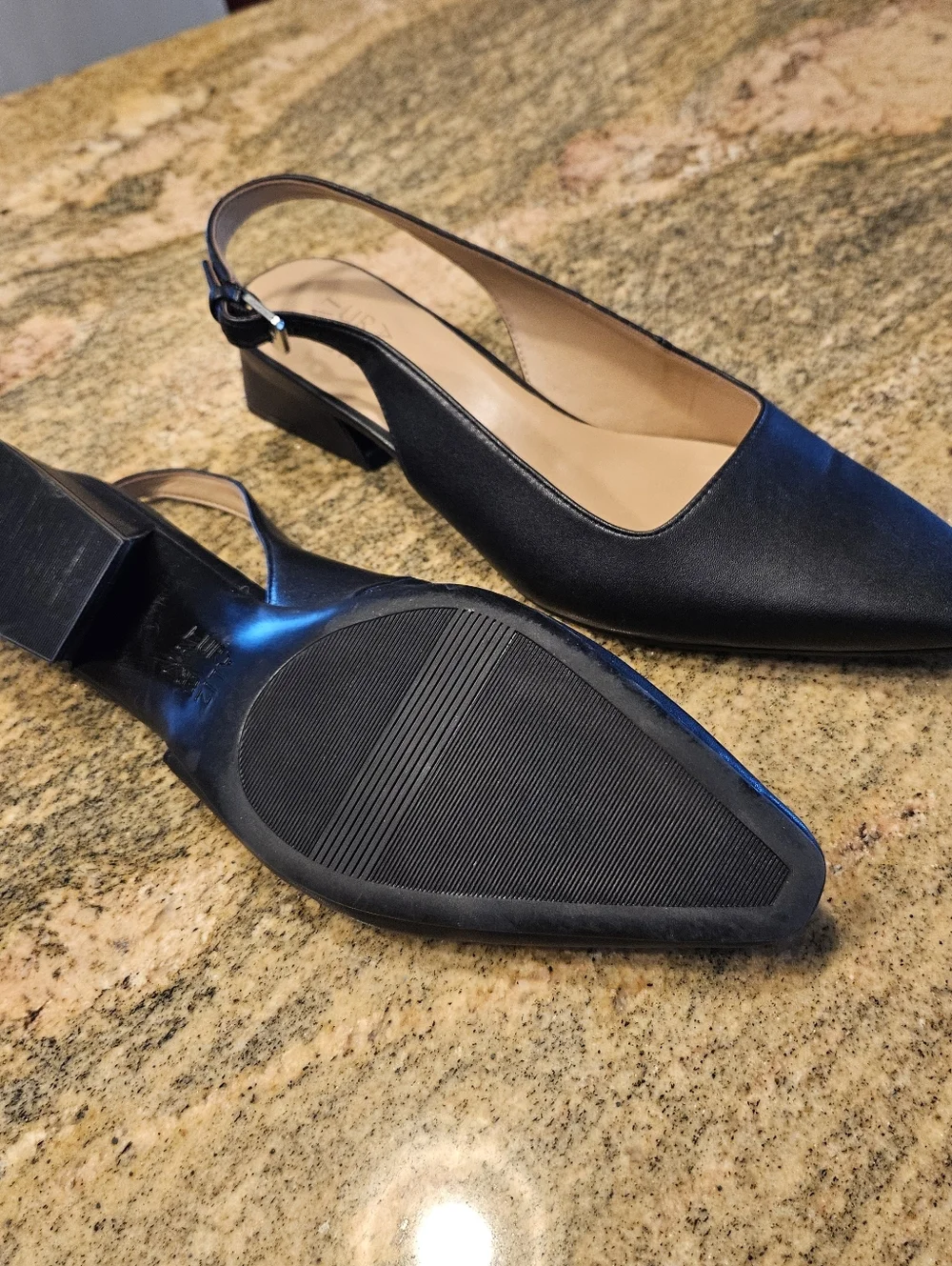 Black Naturalizer Slingback Pointed-Toe Low Block Heel Women's Pumps Sz 9 - Picture 5 of 8